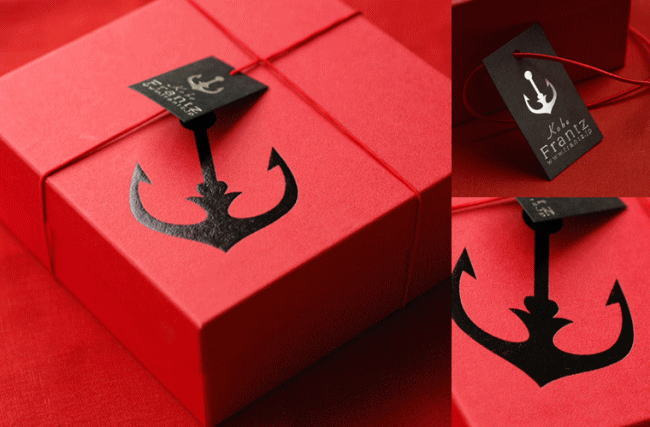 赤いパッケージ