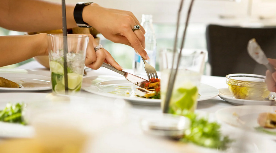 オフィスで野菜　食事